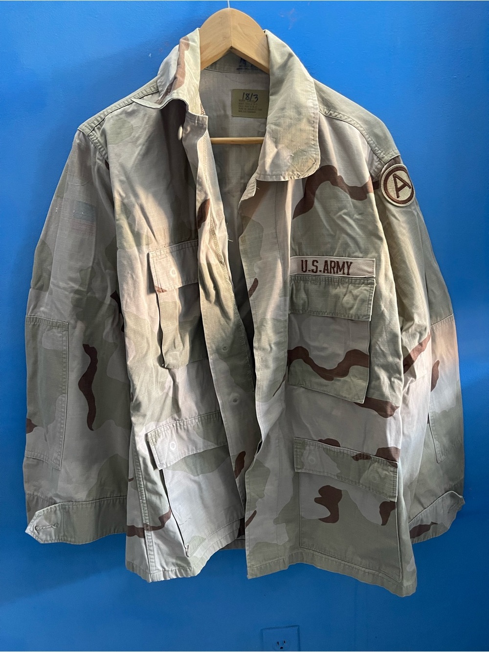 U.S. Army Desert Camouflage Field Jacket Size Medium